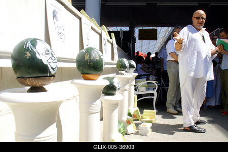 Portréképek görögdinnyén-stock-foto