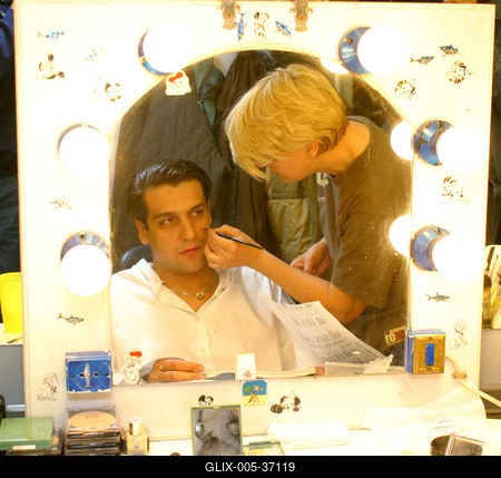 Ma befejeződik a Rokonok forgatása-stock-foto