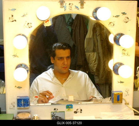 Ma befejeződik a Rokonok forgatása-stock-foto