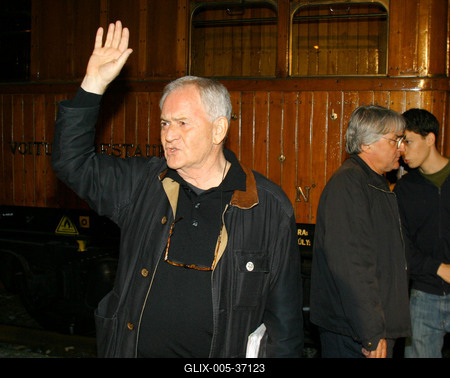 Ma befejeződik a Rokonok forgatása-stock-foto