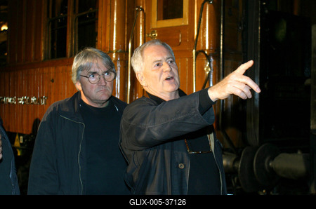 Ma befejeződik a Rokonok forgatása-stock-foto