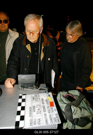 Ma befejeződik a Rokonok forgatása-stock-foto