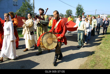 Felállították a palócok keresztjét Herencsényben-stock-foto