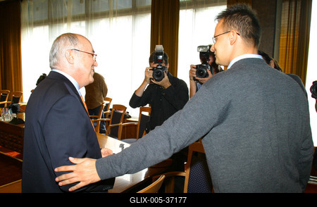 Erdős Ákos és Szijjártó Péter-stock-foto