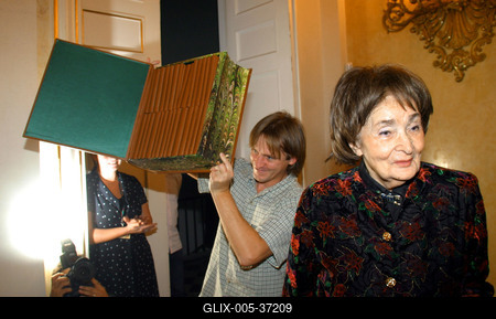 Szabó Magda 88 éves-stock-foto