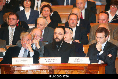 Elie Wiesel Budapesten-stock-foto