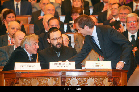 Elie Wiesel Budapesten-stock-foto