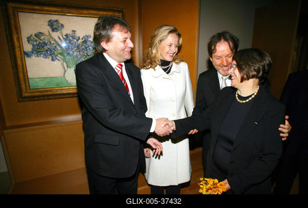 A kulturális miniszter megnyitotta a Van Gogh-kiállítást-stock-foto