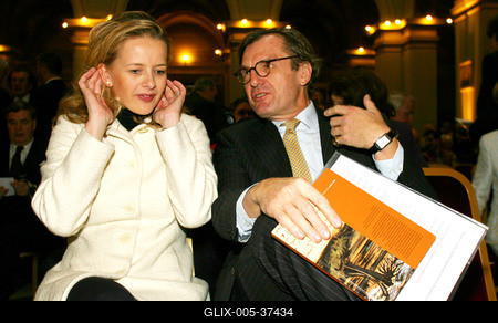 A kulturális miniszter megnyitotta a Van Gogh-kiállítást-stock-foto