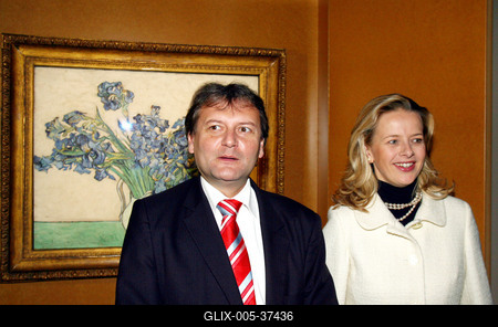 A kulturális miniszter megnyitotta a Van Gogh-kiállítást-stock-foto