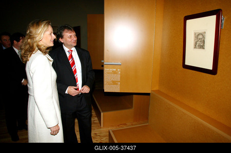 A kulturális miniszter megnyitotta a Van Gogh-kiállítást-stock-foto