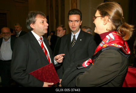 A kulturális miniszter megnyitotta a Van Gogh-kiállítást-stock-foto