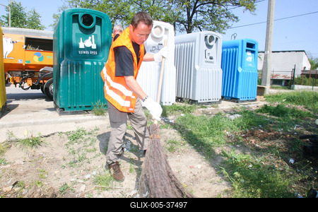 Sztárok takarították a várost-stock-foto