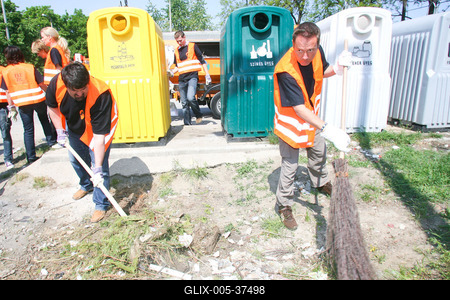 Sztárok takarították a várost-stock-foto