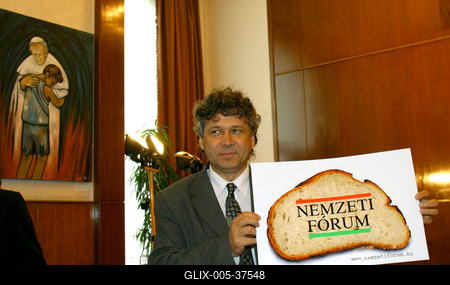 Együttműködést írt alá a Fidesz és a Nemzeti Fórum-stock-foto