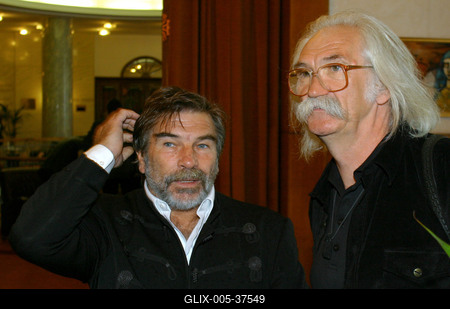 Együttműködést írt alá a Fidesz és a Nemzeti Fórum-stock-foto