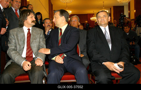 Együttműködést írt alá a Fidesz és a Nemzeti Fórum-stock-foto