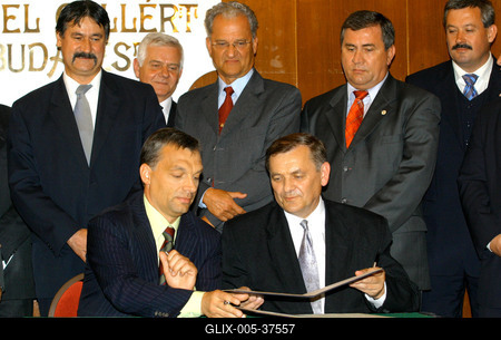 Együttműködést írt alá a Fidesz és a Nemzeti Fórum-stock-foto