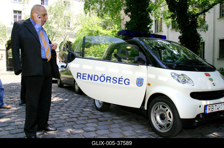 Újabb egy évig járőrözhet a rendőrségi Smart a Budai Várban-stock-foto