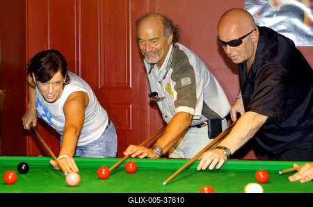 Megjelent a Biliárdkönyv - sztárok is dákót ragadtak-stock-foto