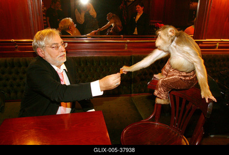 Verebes István kisregényt írt-stock-foto