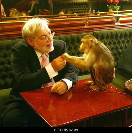 Verebes István kisregényt írt-stock-foto