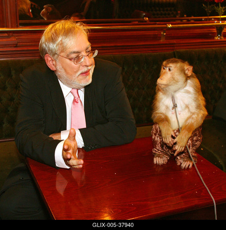 Verebes István kisregényt írt-stock-foto