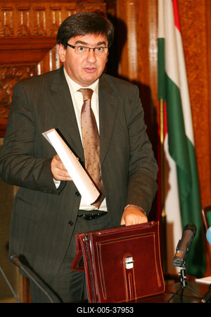 Veres átadja a költségvetést-stock-foto