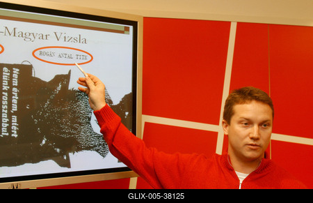 Újhelyi szerint a Fidesz hazudik a Magyar Vizsla ügyben-stock-foto