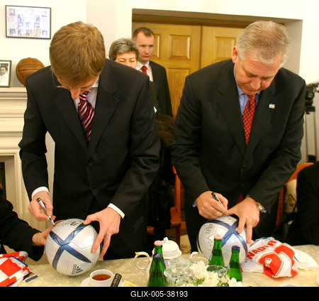 Sajtótájékoztató a 2012-s közös EB-ről-stock-foto