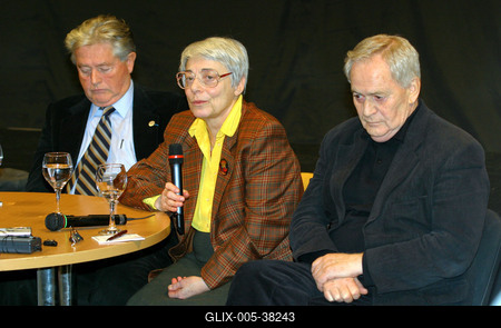 Szabó István és osztálytársai az ügynökmúltról nyilatkoztak-stock-foto