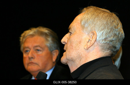 Szabó István és osztálytársai az ügynökmúltról nyilatkoztak-stock-foto