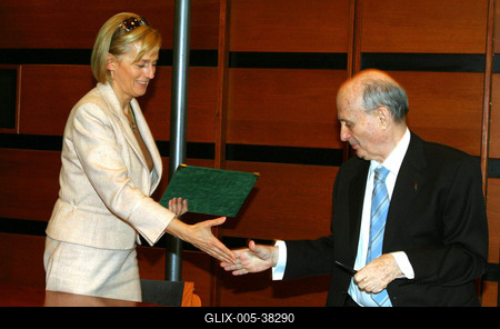 Együttműködési megállapodást kötött az MDF és a Tisztelet Társasága-stock-foto