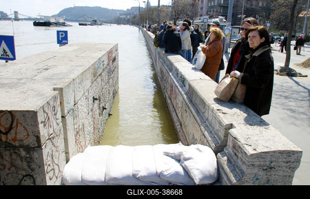 Árvíz Budapesten-stock-foto