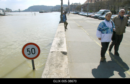 Árvíz Budapesten-stock-foto