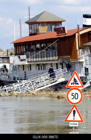 Árvíz Budapesten-stock-foto