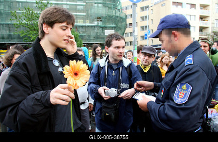 Radikális gyalogosok bénították meg a forgalmat-stock-foto