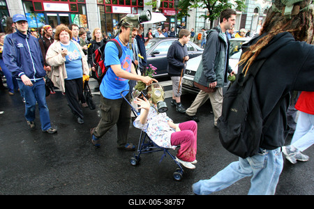 Radikális gyalogosok bénították meg a forgalmat-stock-foto