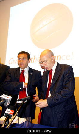 Bemutatták az Európa-bajnokság pályázati anyagát-stock-foto