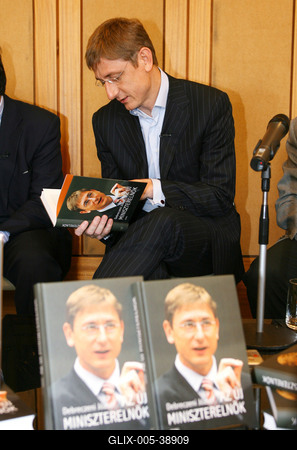 Megjelent Debreczeni József Az új miniszterelnök című könyve-stock-foto