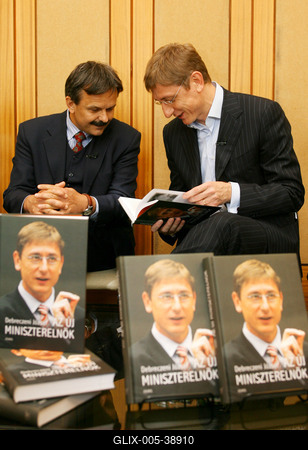 Megjelent Debreczeni József Az új miniszterelnök című könyve-stock-foto