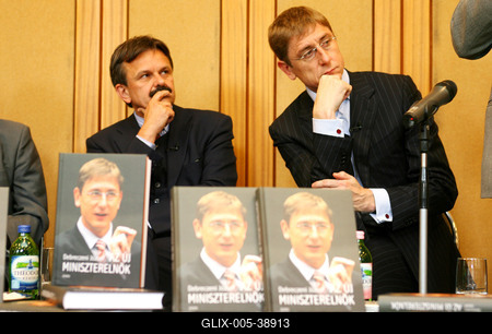 Megjelent Debreczeni József Az új miniszterelnök című könyve-stock-foto