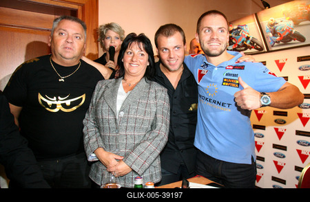 Autót és motort kapott Talma ajándékba-stock-foto