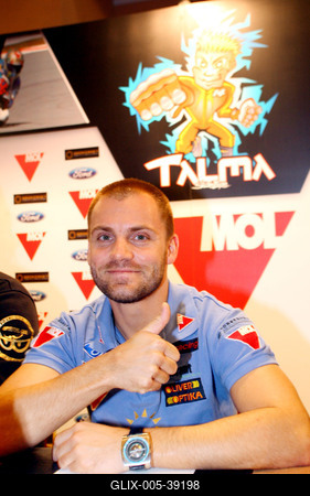 Autót és motort kapott Talma ajándékba-stock-foto