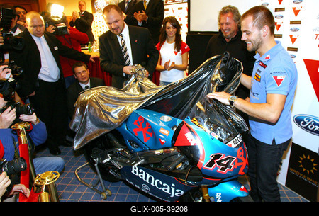 Autót és motort kapott Talma ajándékba-stock-foto