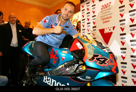 Autót és motort kapott Talma ajándékba-stock-foto