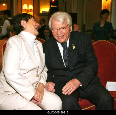 Megalakult a Nemzeti Művész Klub-stock-foto