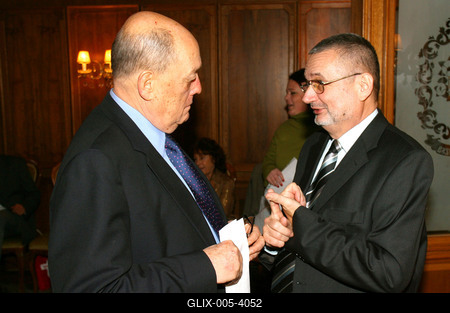 Könyvbemutató-stock-foto