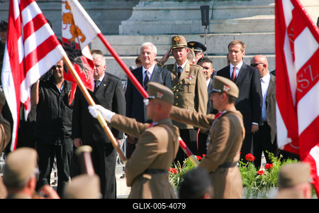 Tisztavatás a Hősök terén-stock-foto