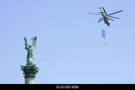 Tisztavatás a Hősök terén-stock-foto